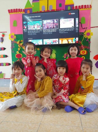 CÁC CHÁU VUI VĂN NGHỆ