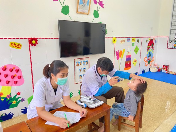 KHÁM SỨC KHỎE CHO TRẺ ĐỢT I NĂM HỌC 2022- 2023