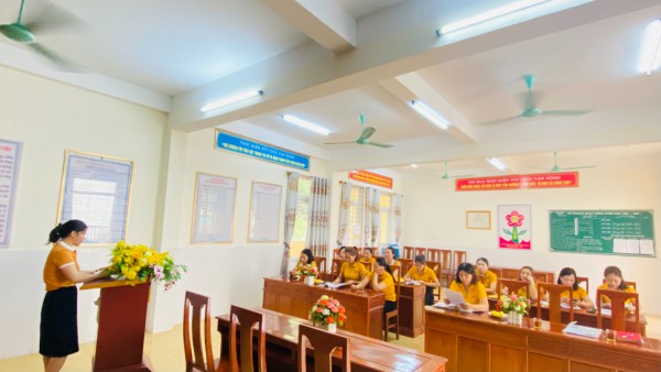 BUỔI SINH HOẠT ĐẢNG CỦA CHI BỘ MẦM NON ĐỨC LONG THÀNH CÔNG TỐT ĐẸP